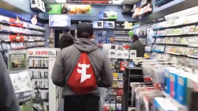 "PRO" COD player walks into gamestop expects to get notice & no one cares