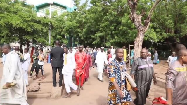 Malian President Goïta leaves the Grand Mosque of Bamako following stabbing attempt | AFP
