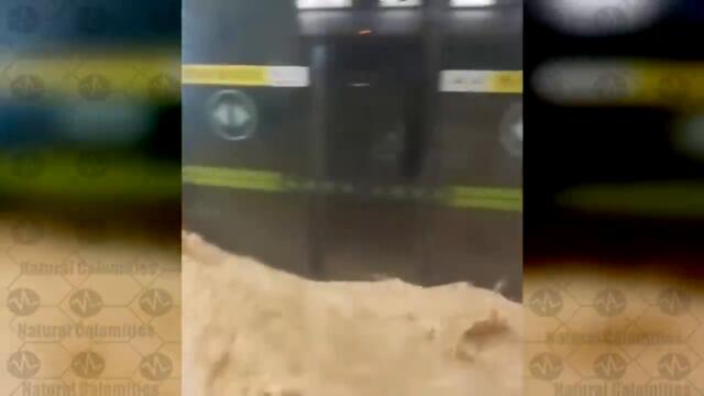 China is sinking! More than 100,000 people are evacuated! Flood in Zhengzhou, Henan