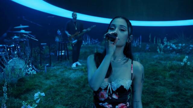 Ariana Grande ‘off the table’ live at VEVO - Vocal Showcase (G3-G5-A5)