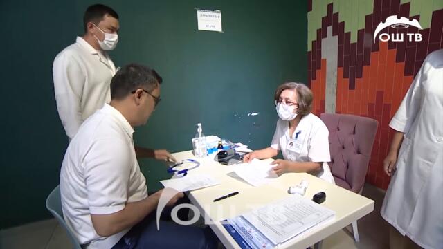 Президент Садыр Жапаров коронавирус инфекциясына каршы эмдөөдөн өттү