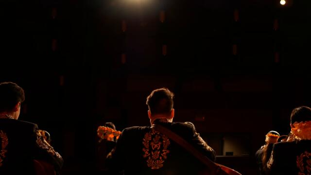 Mariachi Chavez - El Cascabel