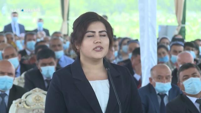 Молодцы! Президент похвалил таджикскую девушку за прекрасную речь