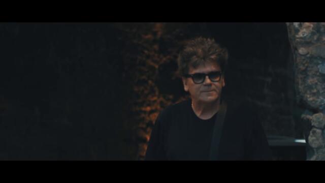 Crvena jabuka - Miris Bosne u sitne sate (Official video)