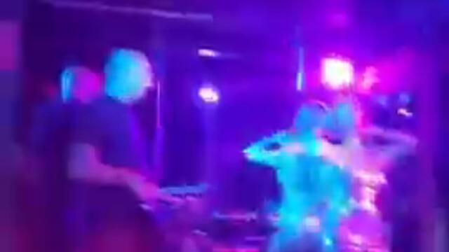 Тита  - Казваш, че ме обичаш (Най Клуб - Китен)