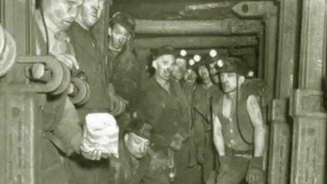 Tennessee Ernie Ford - Sixteen Tons