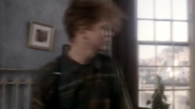 Simply Red - Holding Back The Years (Official Video)