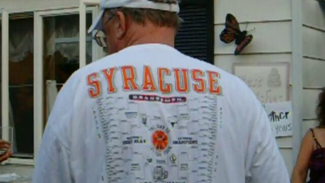 Kevin and Dave do Karaoke