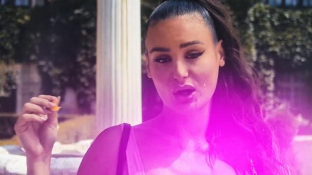 DINNA - FREAKY (OFFICIAL VIDEO)