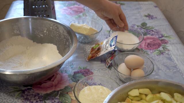 Яблучний Пиріг з Білками,ПЛЯЦОК З ЯБЛУКАМИ,рецепт шарлотки,рецепт яблочного пирога,Яблочный пирог