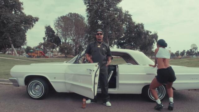 Dezzy Hollow - La Da Da (Official Video)