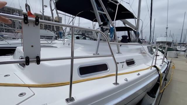 Hunter 45 Center Cockpit CC 2006 Sailboat Walkthrough video review By: Ian Van Tuyl Yacht Broker