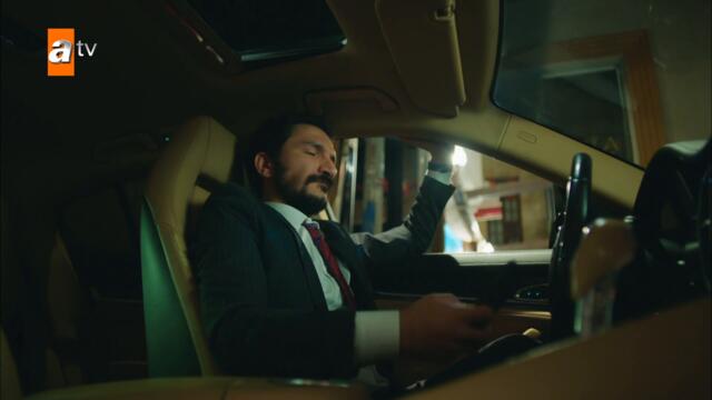 Ferit, Ayşe'ye doğum günü hediyesini veriyor!🎁 - @Kalp Yarası 8. Bölüm