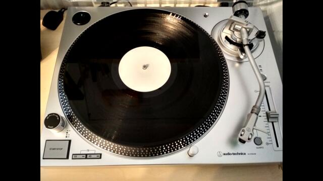 Bullit - Cried To Dream (Casselle & Christopher's Ashtrax Remix) | VARDJ003