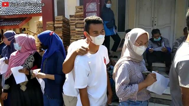 Kang Azis Di Vaksin Hampir Pingsan Karena Takut Jarum Suntik 😱