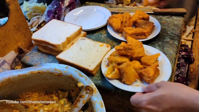 Chatpata Bread Pakora | Potato Sandwich Recipe | Aloo Pakora Street Food Karachi Pakistan