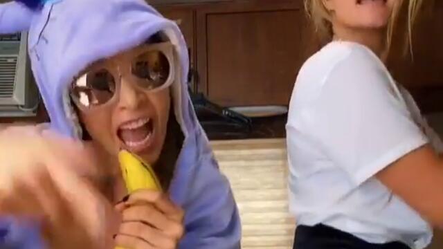 Carmen Villalobos y Mabel Moreno Claro que yes amo la dupla que hacen  JaJaJa