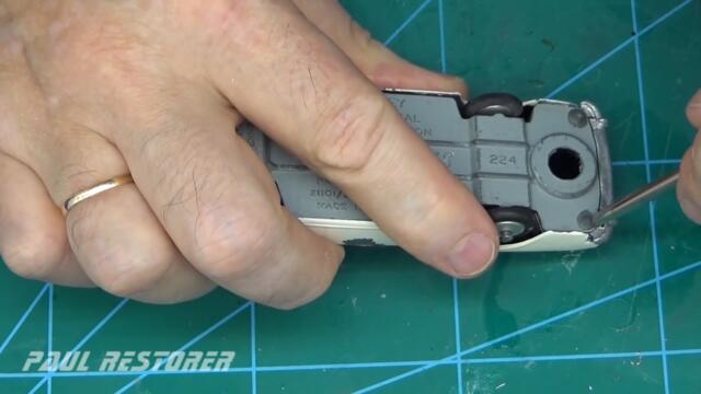 Corgi renowacja Bentley Continental Sports Saloon nr 224.  Zabawka model odlewany.