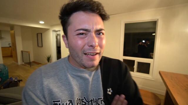 DO NOT DRINK MICKEY MOUSE AND CHUCK E CHEESE POTION AT THE SAME TIME AT 3 AM!! (CRAZY)