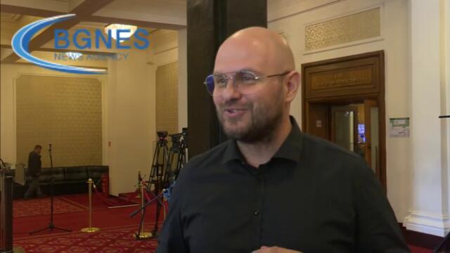 Иван Кирков: Това е Комеди парламент, дано не ни вземе бранда