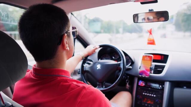 Страшни и Мистериозни Същества Заснети Късно През Нощта от Шофьори