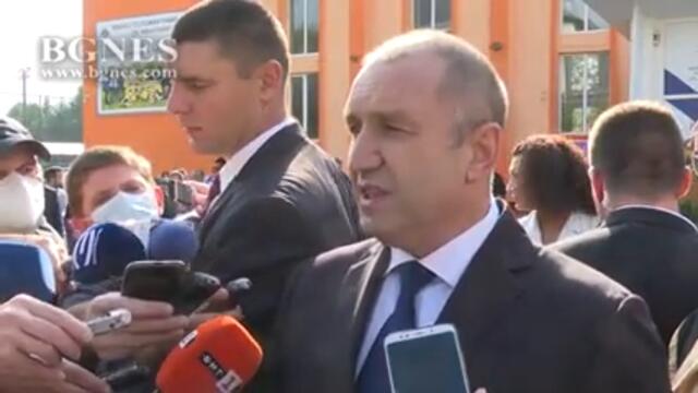 Радев: Бойко Борисов да се кандидатира за президент