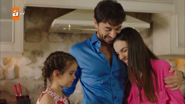 Ayşe ve Ferit'in mutlu aile tablosu - @Kalp Yarası 13. Bölüm