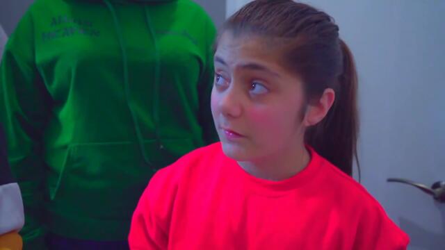 ДАЛИ МОМИЧЕТАТА СА СЕ СКАРАЛИ ЗАРАДИ ГАДЖЕ? 😱 Пранк над Даяна!