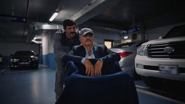 Rafet Koroğlu'nun Manevi Oğlu Hayri | Camdaki Kız 13. Bölüm