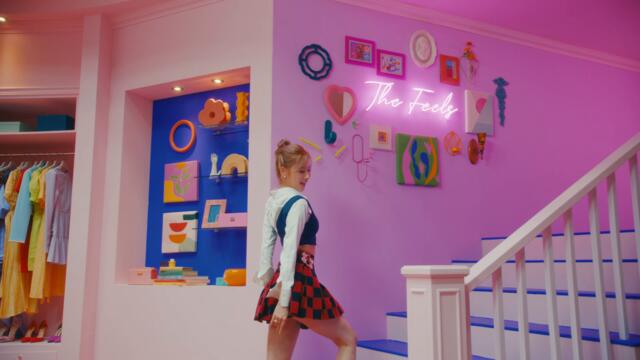 TWICE "The Feels" M/V
