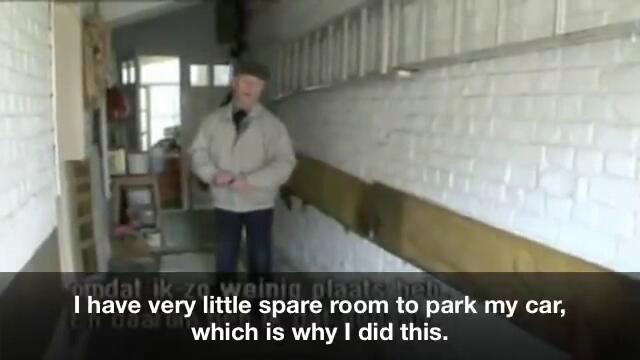 Old man parks his car (ENGLISH SUBTITLES)