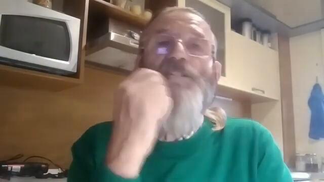 Спомен от времето: Библия Матей: Никой не може да служи на двама господари....в село Глупогледец