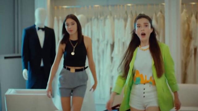 Gelinlik Provasına Levent Baskını - Bay Yanlış