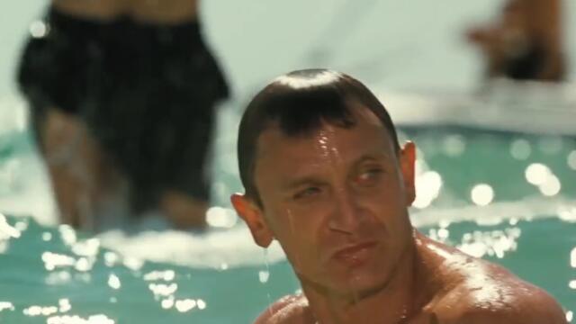 CASINO ROYALE - BOND WALKS OUT OF THE SEA