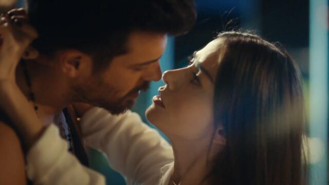 Aşk Yanındayken Özlemektir 💞- Bay Yanlış