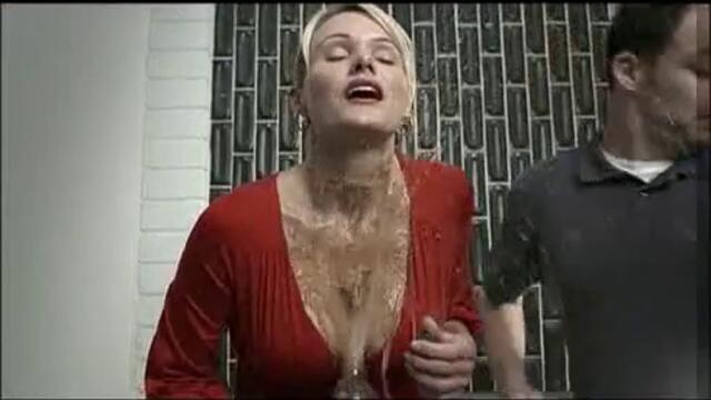 От малък знае къде да гледа ..