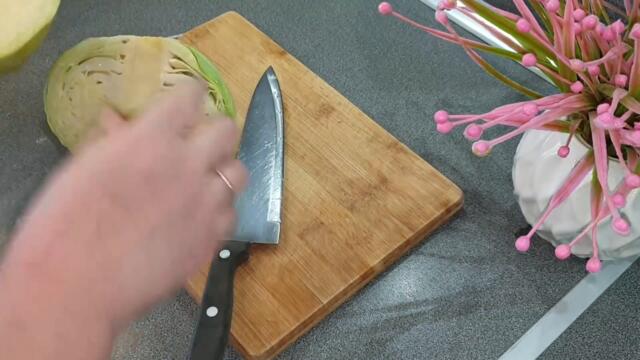 ТУШЕНАЯ КАПУСТА съедается до последней ложки. ПРОСТОЙ РЕЦЕПТ, ну очень вкусно.