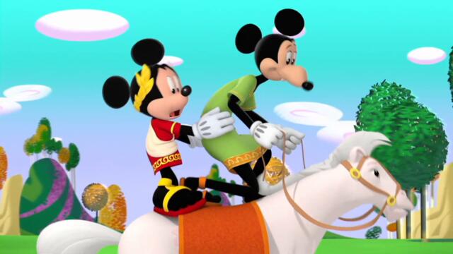Mickey Mouse Funhouse– Clip | Maybe I'm A Maze | Disney Jr.
