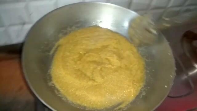 साजुक तुपातील मऊ लुसलुशीत गुळाचा शिरा/लापशी Gulacha Shira/ Suji Halwa 2022-03-17 03:35