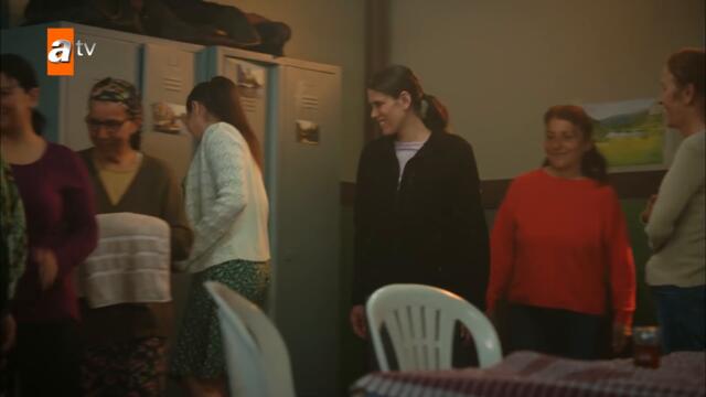 Şengül racon kesince Gönül'ün lokantası... - Kardeşlerim 49. Bölüm