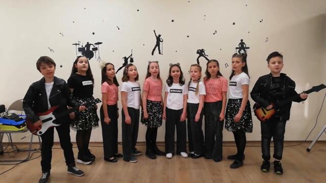 Вокална група "Сладки пуканки третолачета", НДД - "Da Doo Ron Ron"