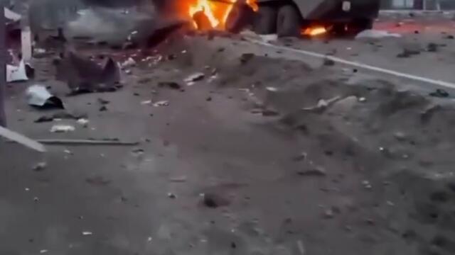 Видео после боев в Мариуполе  На нем видно горящую и захваченную технику