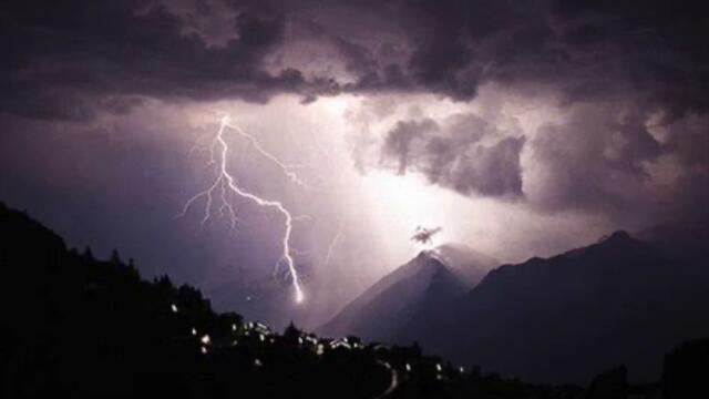 THIS HAPPENED AT 3AM... *EVIL MICKEY MOUSE*