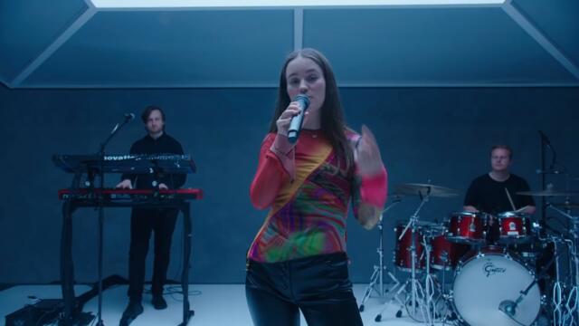 Sigrid - It Gets Dark (Live) | Vevo Studio Performance
