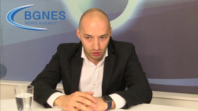 Ганев: Обществената подкрепа за Петков ерозира всеки месец