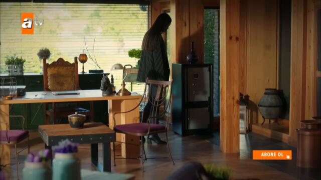 Suzan, Akif'in kasasını açarken... - Kardeşlerim 54. Bölüm