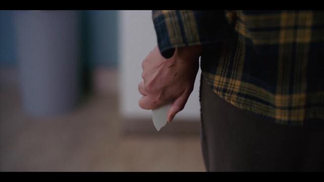 Усмивка - трейлър с български субтитри