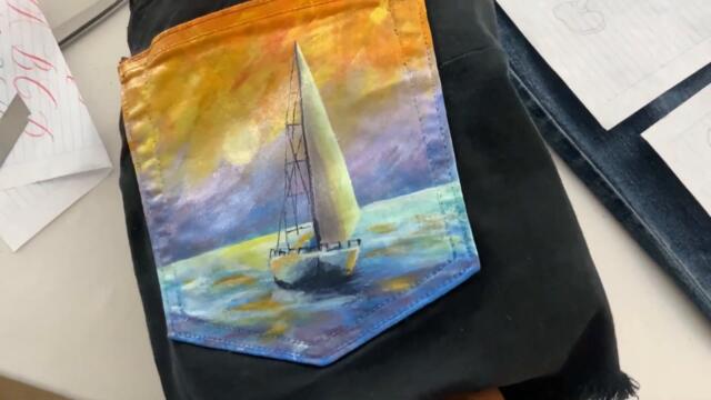 Pintando en ropa a Mickey Mouse 🤔