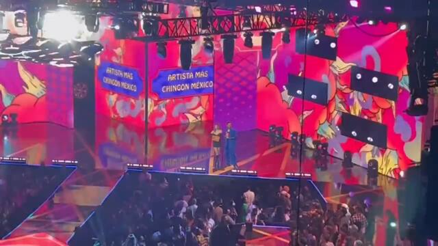 Kenia OS segundo premio MTV Miaw 2022