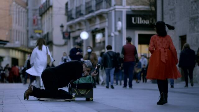 ALICIA BANQUEZ - INVISIBLES (VIDEO OFICIAL SUBTITULADO)